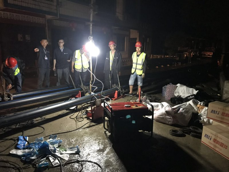 危急時(shí)刻不忘使命，確?？拐鹁葹?zāi)物資按時(shí)送達(dá)