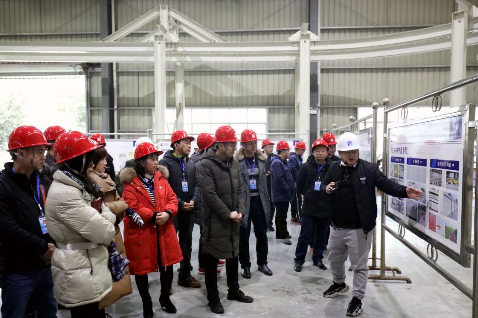 取長(cháng)補短 學(xué)而知新 奮起直追