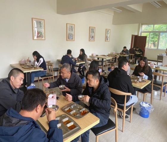 強(qiáng)監(jiān)督，重引導(dǎo)，杜絕“舌尖上的浪費(fèi)”