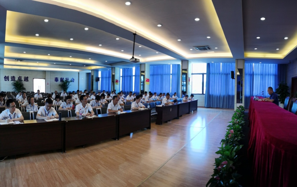 黨委委員、副總經(jīng)理劉林深入基層開(kāi)展黨規(guī)黨紀(jì)宣講暨廉潔黨課輔導(dǎo)