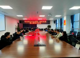 弘揚雷鋒精神，在平凡中成就不平凡