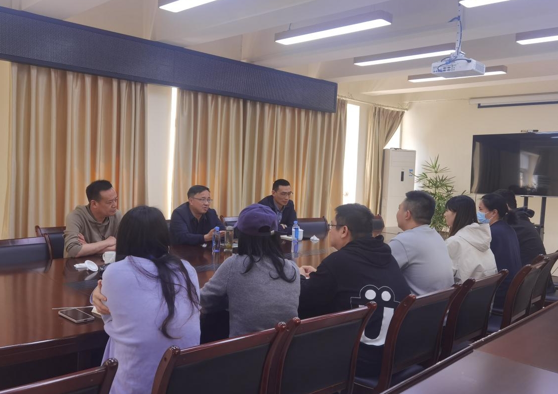 清源水務(wù)公司黨委書(shū)記、董事長(cháng)周燕賓一行前往臨港公司開(kāi)展工作指導