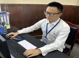 《榜樣在身邊》系列報道——羅林、饒錫兵 不用揚鞭自?shī)^蹄 人生逐夢(mèng)正當時(shí)