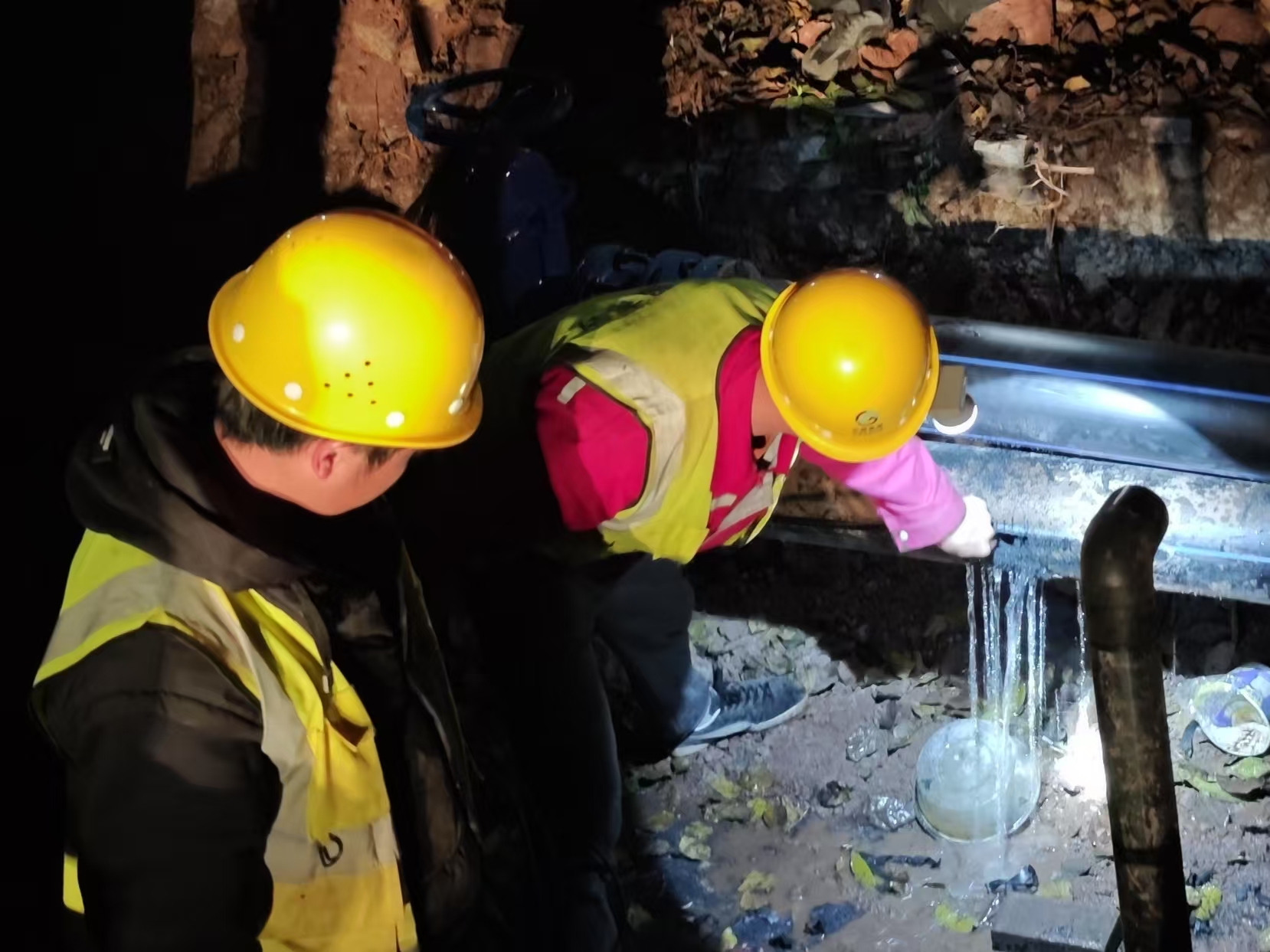 解憂(yōu)紓困助創(chuàng  )業(yè)，高效通水潤民心