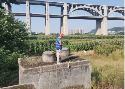 清源水務(wù)公司開(kāi)展2025年夏季沿江輸水管道專(zhuān)項巡檢維護工作