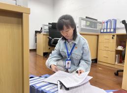 《榜樣在身邊》系列報道——優(yōu)秀黨務(wù)工作者③楊佳欣：微光成炬，書(shū)寫(xiě)青春擔當